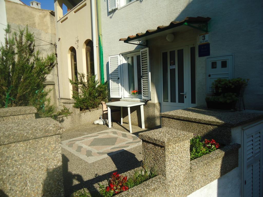 Apartment Filip Vrbnik Kültér fotó